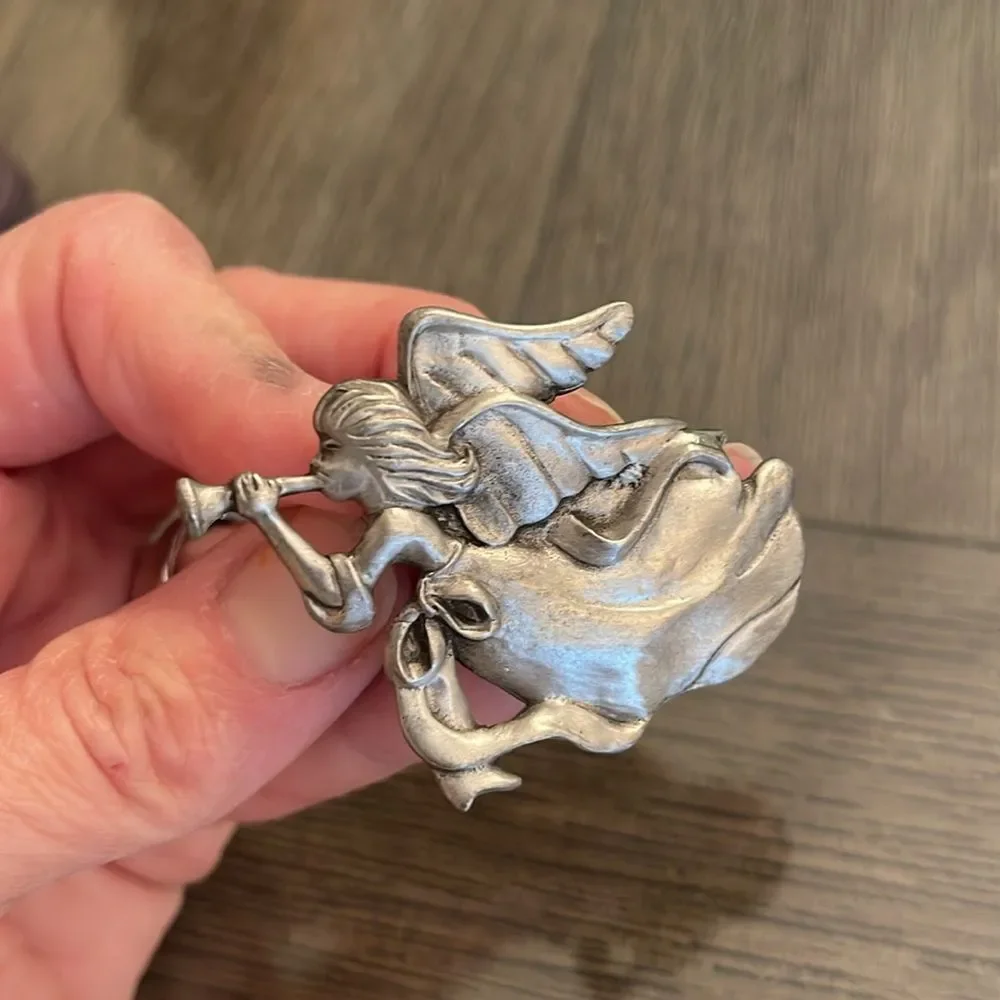 1992 Seagull, Canada Pewter Angel Christmas Pin Holiday Brooch